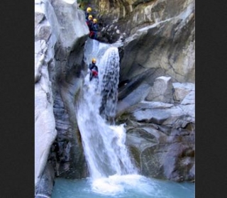  CANYONING y TLIDES NATURALES EN SAVOIE 